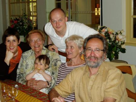  Jojo,  Jeanine et grand mamie